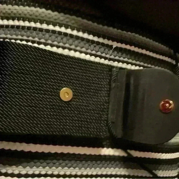 Lord and Taylor Black lightweight crossbody - Picture 8 of 10